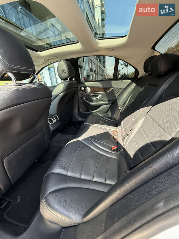 Седан Mercedes-Benz C-Class 2015 в Львове