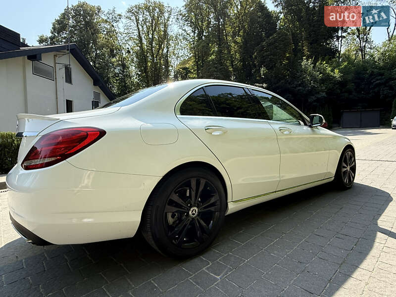 Седан Mercedes-Benz C-Class 2015 в Львове