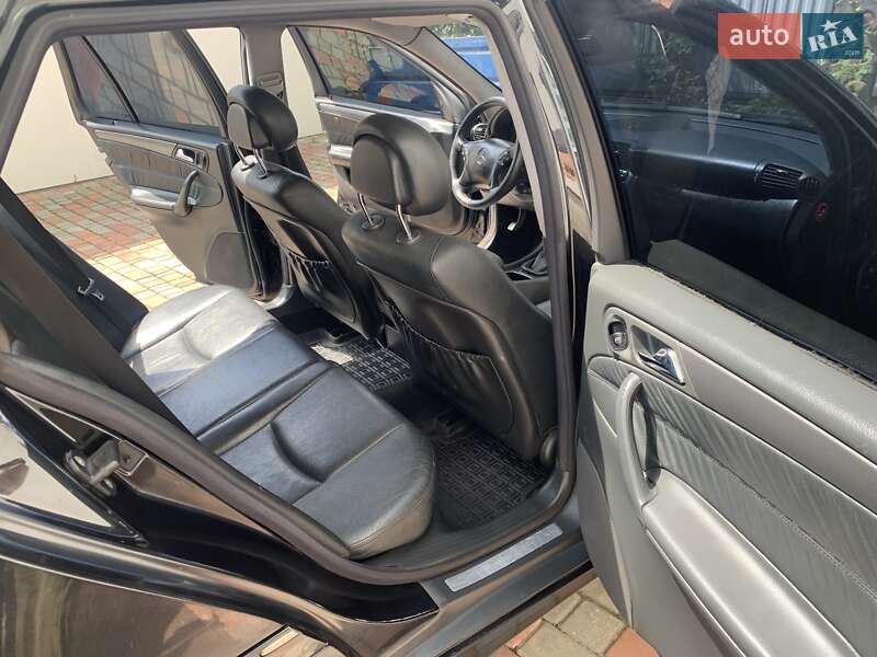 Универсал Mercedes-Benz C-Class 2002 в Ивано-Франковске