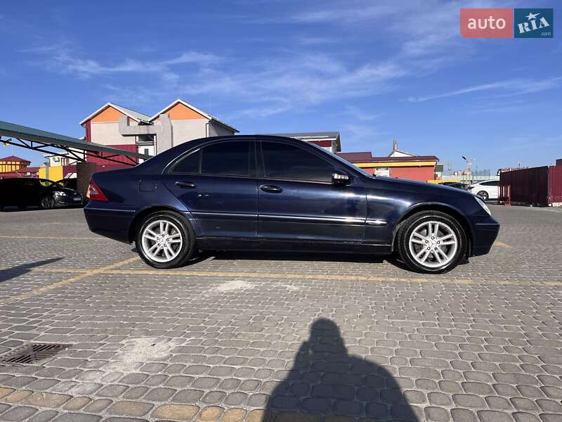 Седан Mercedes-Benz C-Class 2001 в Львове