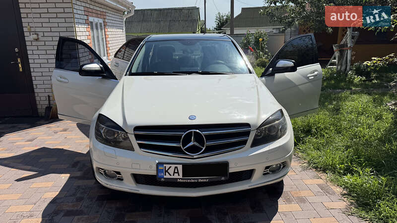 Седан Mercedes-Benz C-Class 2007 в Киеве