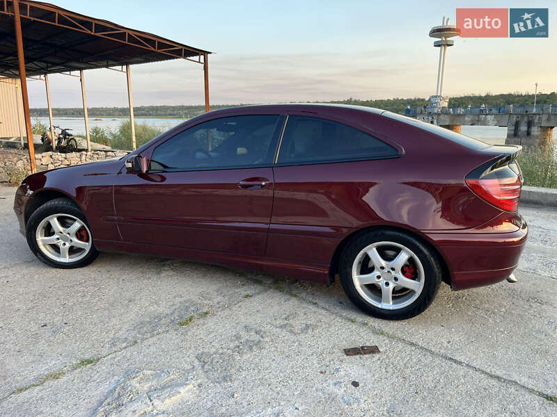 Купе Mercedes-Benz C-Class 2003 в Запорожье