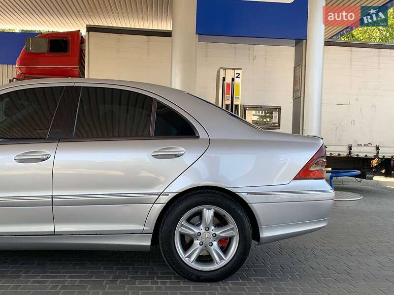 Седан Mercedes-Benz C-Class 2003 в Николаеве