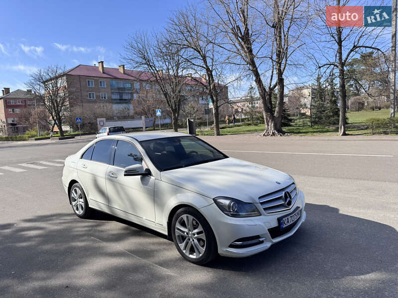 Седан Mercedes-Benz C-Class 2011 в Киеве