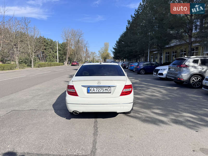 Седан Mercedes-Benz C-Class 2011 в Киеве