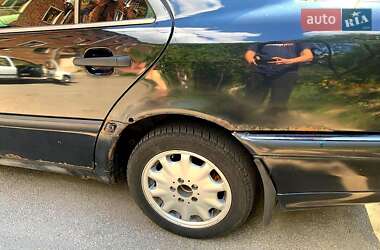Седан Mercedes-Benz C-Class 1993 в Харькове