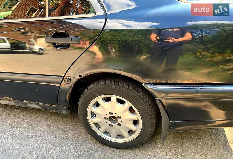 Mercedes-Benz C-Class 1993