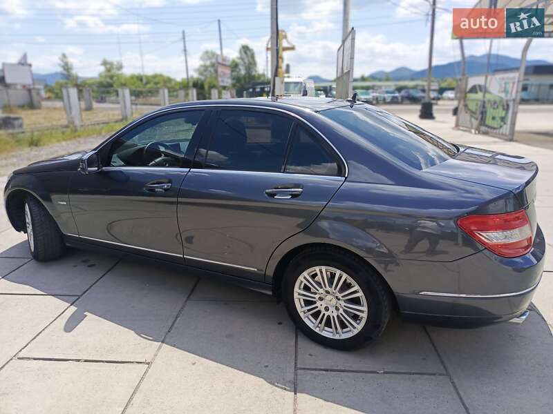 Седан Mercedes-Benz C-Class 2009 в Сокирнице