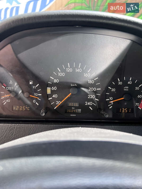 Седан Mercedes-Benz C-Class 1995 в Киеве