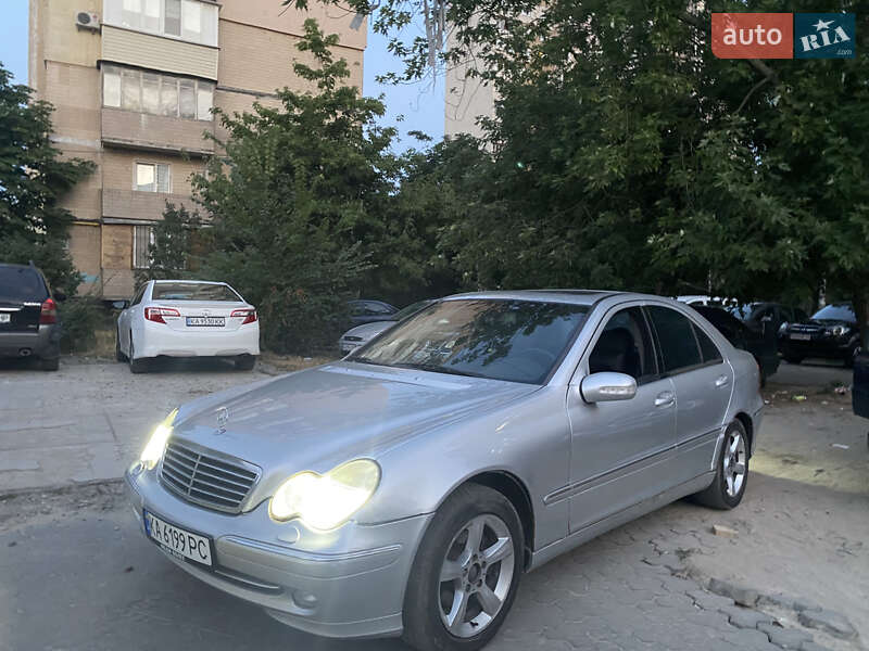 Седан Mercedes-Benz C-Class 2001 в Киеве фото 4 Седан Mercedes-Benz C-Class 2001 в Киеве