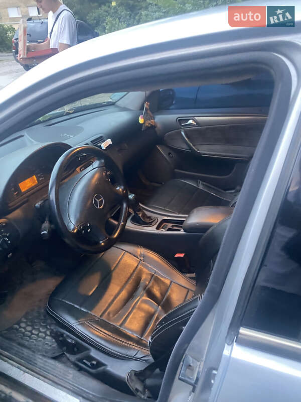 Седан Mercedes-Benz C-Class 2001 в Киеве фото 8 Седан Mercedes-Benz C-Class 2001 в Киеве
