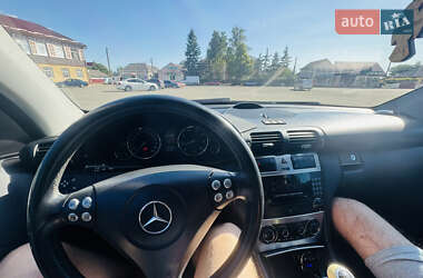 Купе Mercedes-Benz C-Class 2005 в 