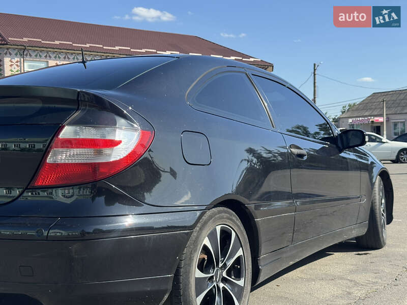 Купе Mercedes-Benz C-Class 2005 в Гайвороне