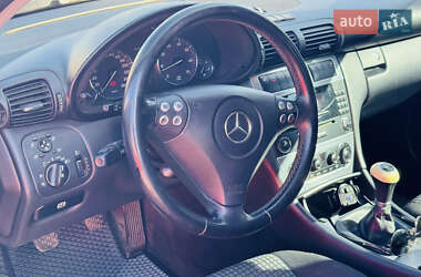 Купе Mercedes-Benz C-Class 2005 в 