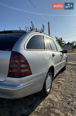 Универсал Mercedes-Benz C-Class 2003 в 