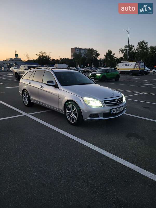 Универсал Mercedes-Benz C-Class 2008 в Киеве