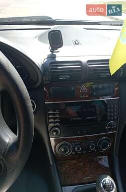 Седан Mercedes-Benz C-Class 2005 в 
