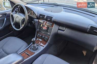 Седан Mercedes-Benz C-Class 2004 в 