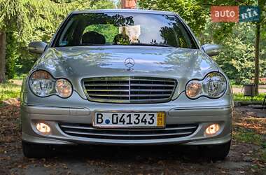 Седан Mercedes-Benz C-Class 2004 в 