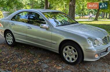 Седан Mercedes-Benz C-Class 2004 в 