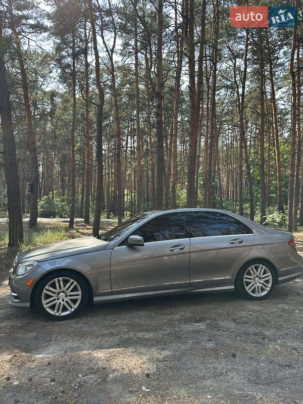 Седан Mercedes-Benz C-Class 2011 в Полтаве