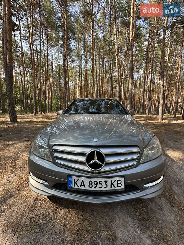 Седан Mercedes-Benz C-Class 2011 в Полтаве