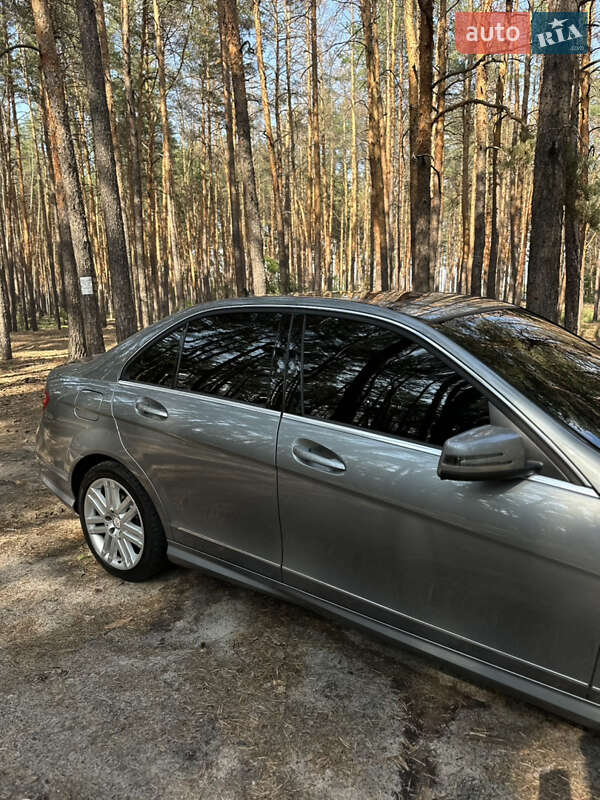 Седан Mercedes-Benz C-Class 2011 в Полтаве