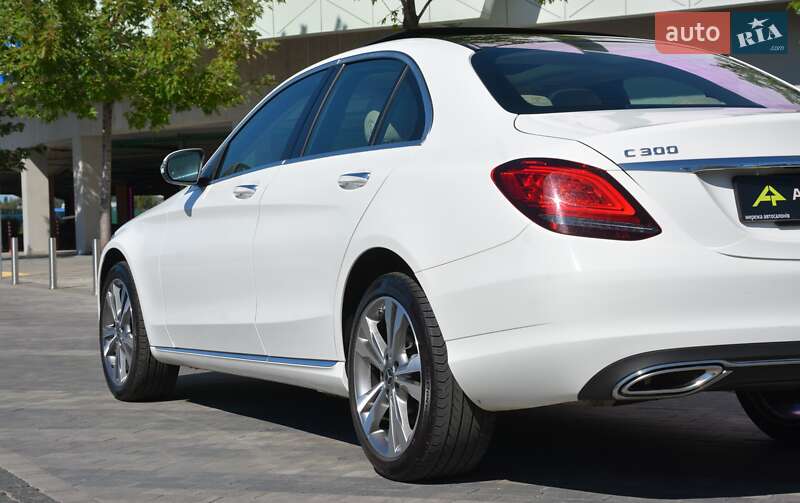 Седан Mercedes-Benz C-Class 2019 в Киеве