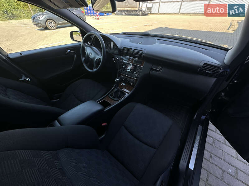 Седан Mercedes-Benz C-Class 2007 в Дубно