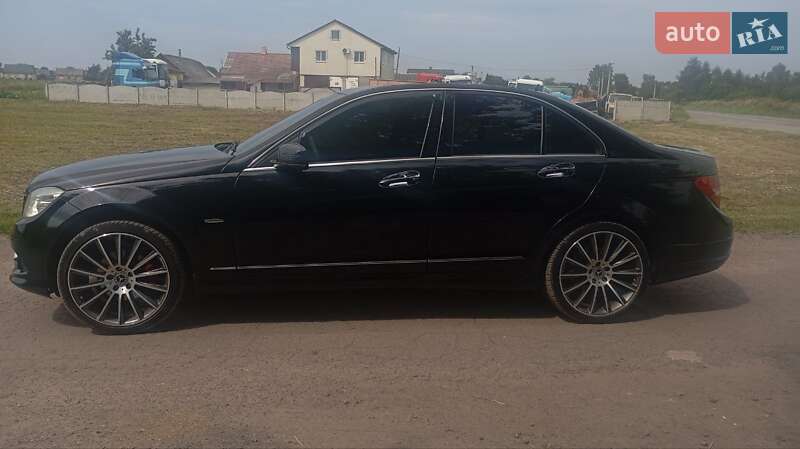Седан Mercedes-Benz C-Class 2007 в Дубно