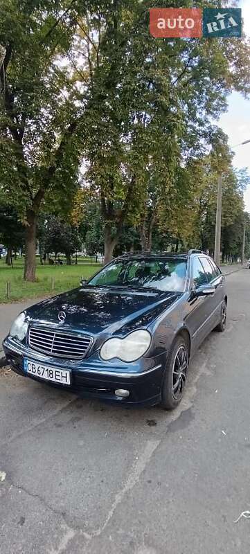 Универсал Mercedes-Benz C-Class 2004 в Киеве