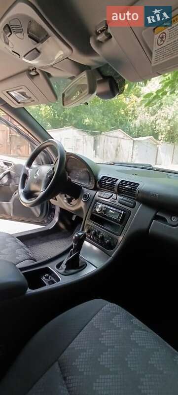 Универсал Mercedes-Benz C-Class 2004 в Киеве