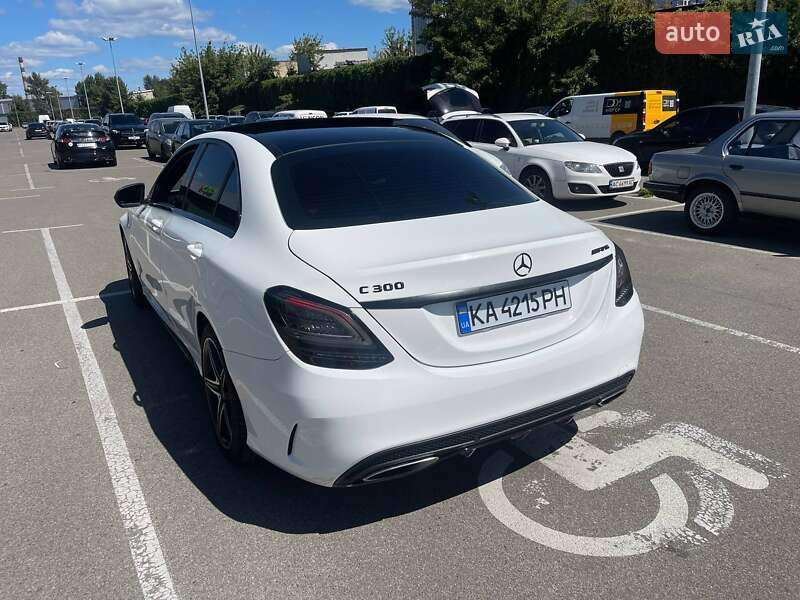 Седан Mercedes-Benz C-Class 2015 в Киеве