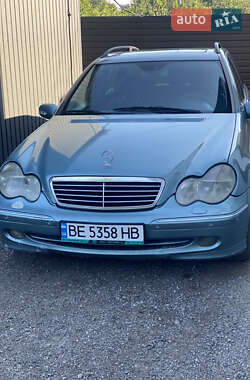 Універсал Mercedes-Benz C-Class 2002 в Києві