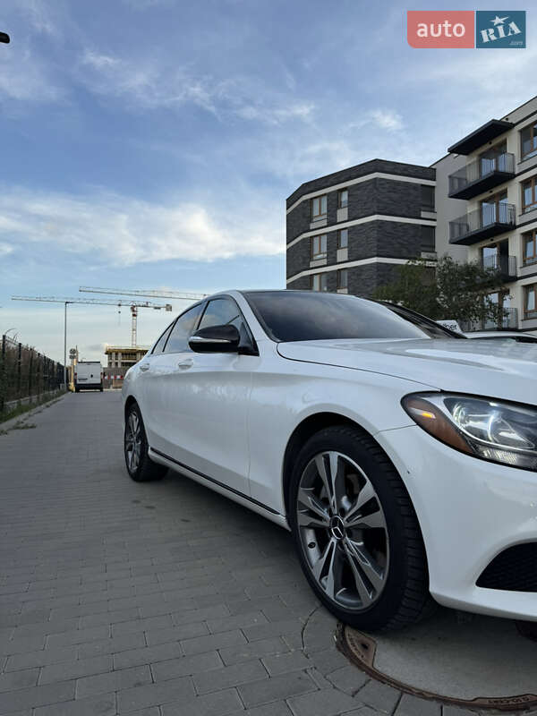 Седан Mercedes-Benz C-Class 2015 в Львове