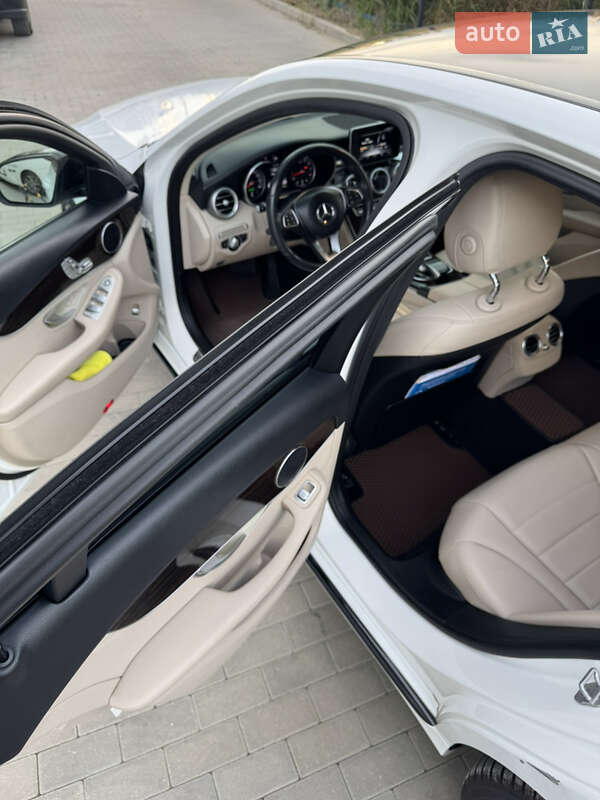 Седан Mercedes-Benz C-Class 2015 в Львове