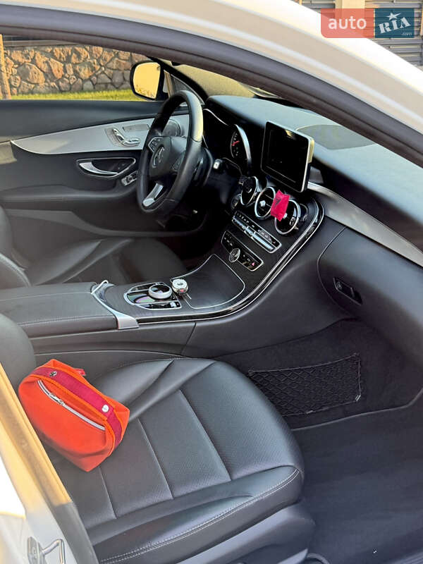 Седан Mercedes-Benz C-Class 2018 в Кропивницькому