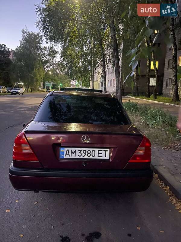 Седан Mercedes-Benz C-Class 1997 в Житомире