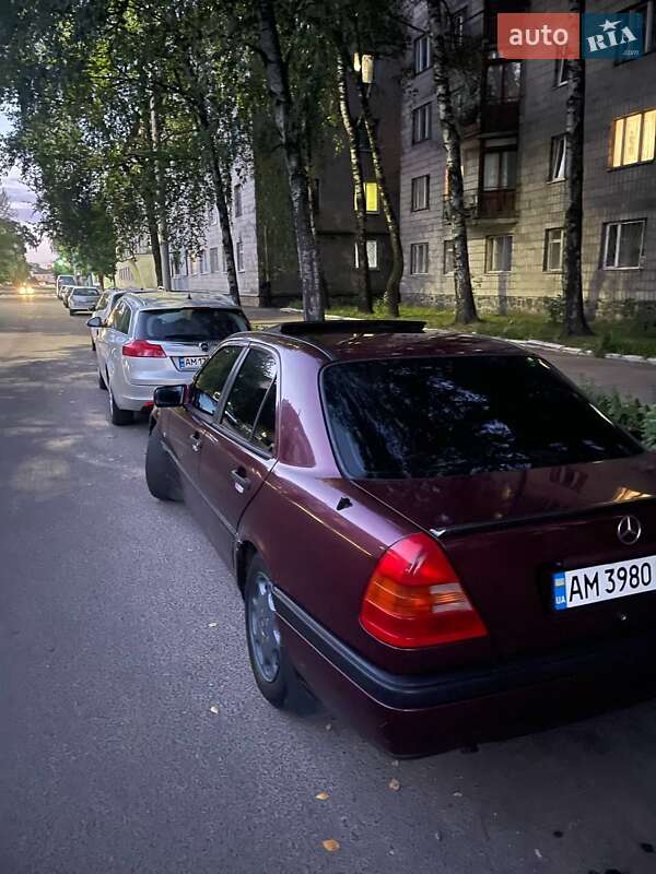 Седан Mercedes-Benz C-Class 1997 в Житомире
