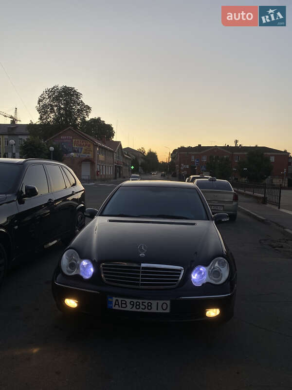 Седан Mercedes-Benz C-Class 2003 в Жмеринке
