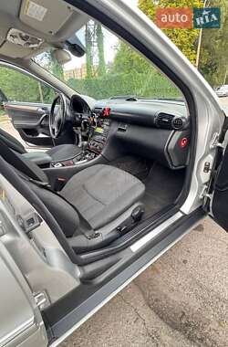 Седан Mercedes-Benz C-Class 2004 в 