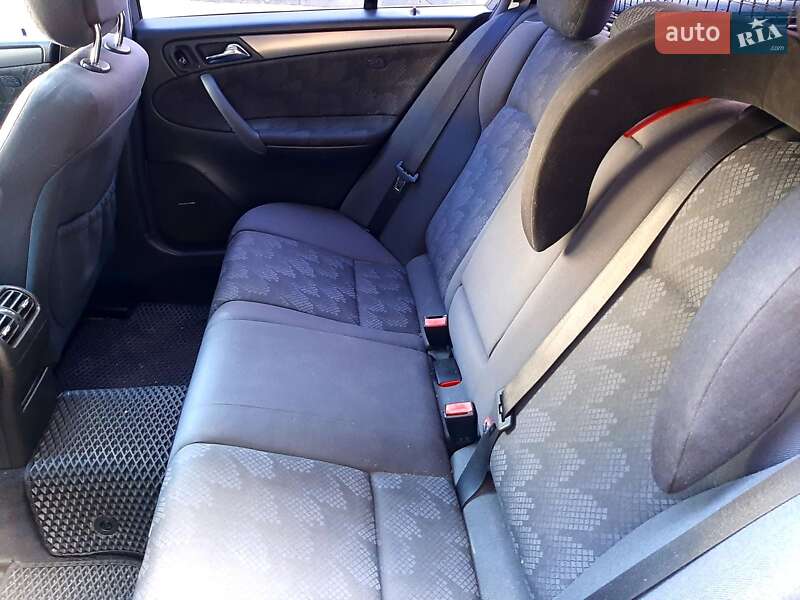Универсал Mercedes-Benz C-Class 2003 в Стрые фото 26 Универсал Mercedes-Benz C-Class 2003 в Стрые
