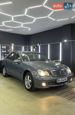 Седан Mercedes-Benz C-Class 2004 в 