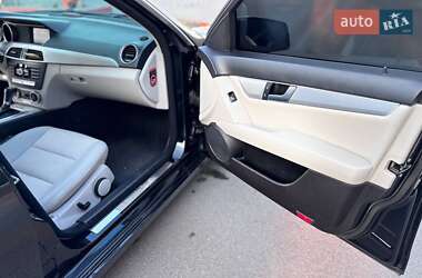 Универсал Mercedes-Benz C-Class 2011 в 