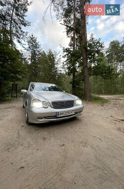Универсал Mercedes-Benz C-Class 2003 в Малине