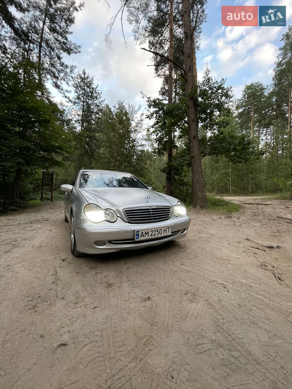 Mercedes-Benz C-Class 2003