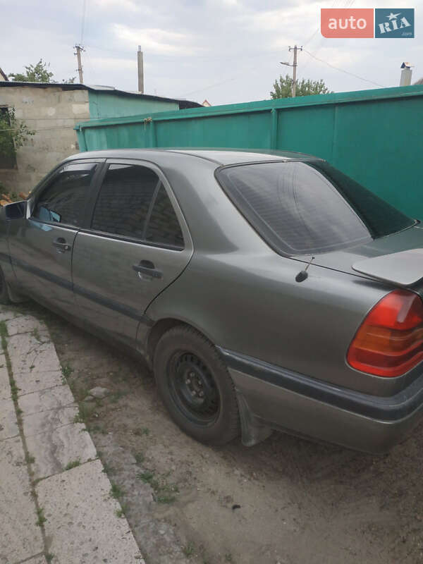 Седан Mercedes-Benz C-Class 1994 в Харькове