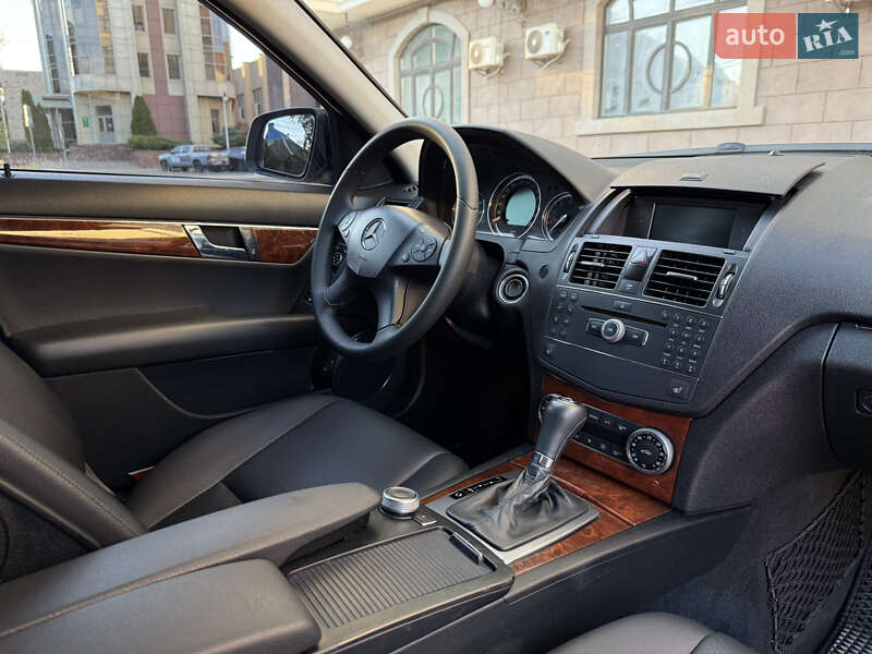 Седан Mercedes-Benz C-Class 2007 в Миколаєві
