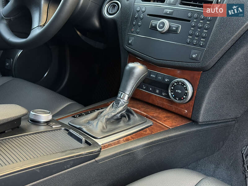 Седан Mercedes-Benz C-Class 2007 в Миколаєві