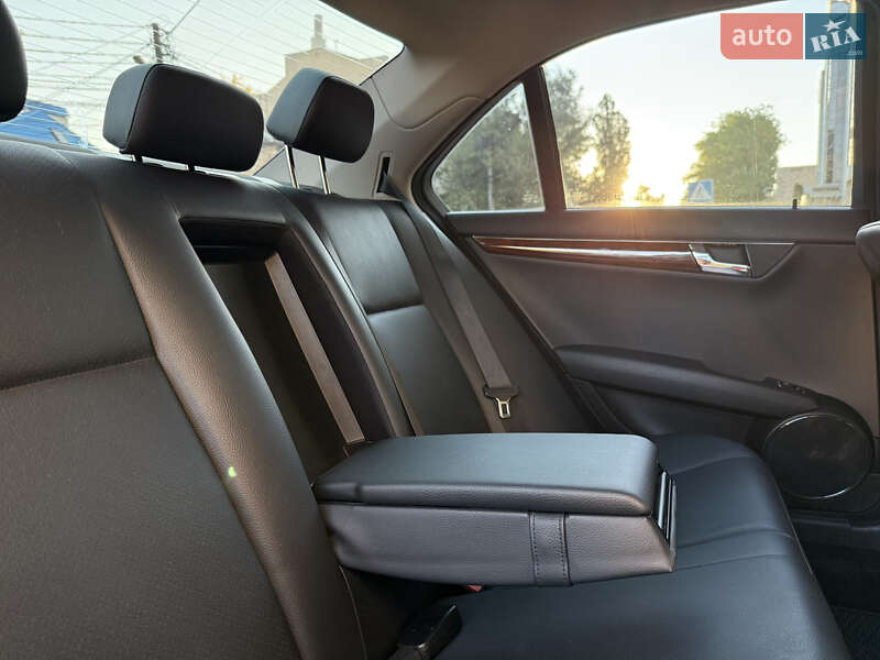 Седан Mercedes-Benz C-Class 2007 в Миколаєві